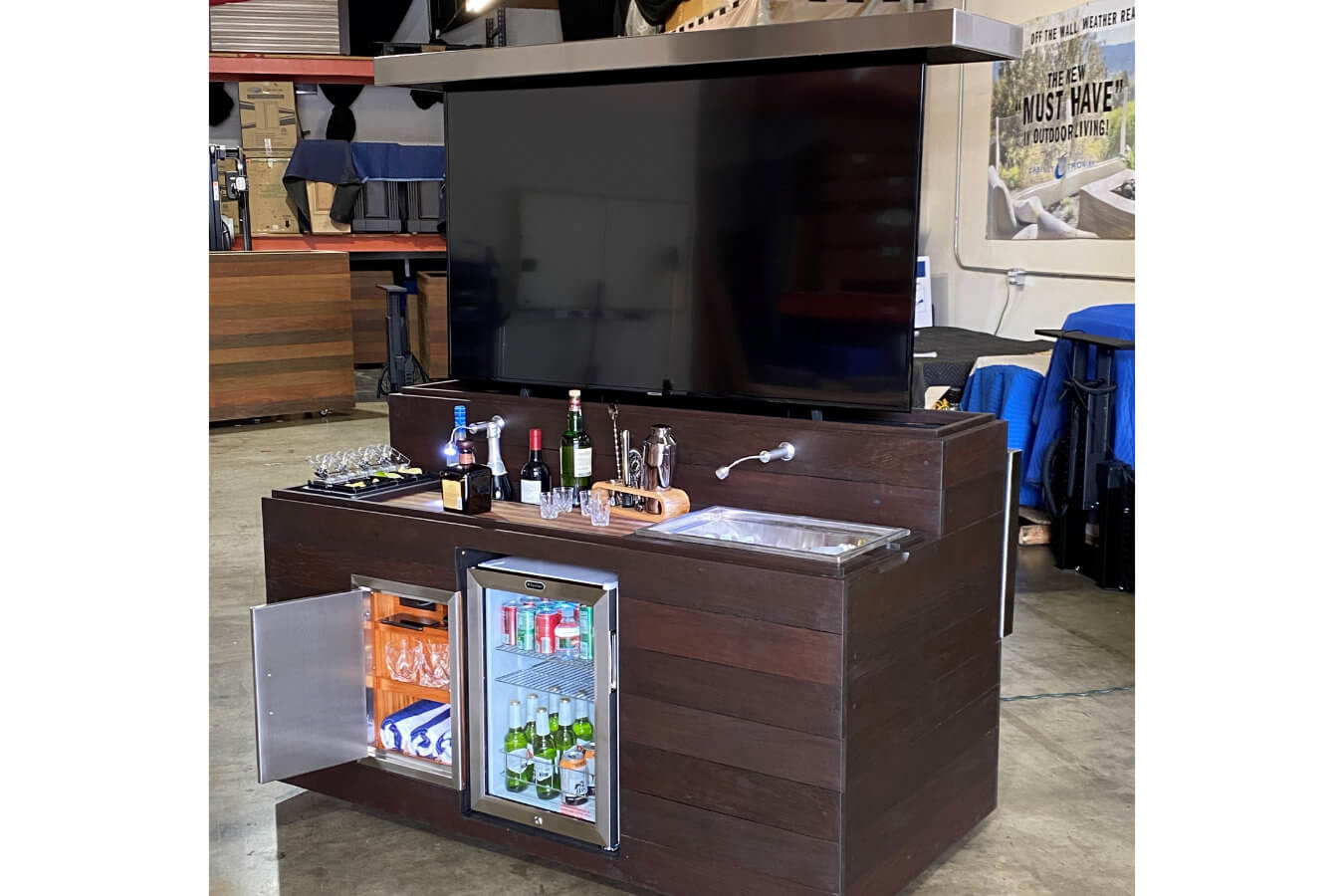 Outdoor Stunner fits 55 TV lift cabinet with bar - Image 6