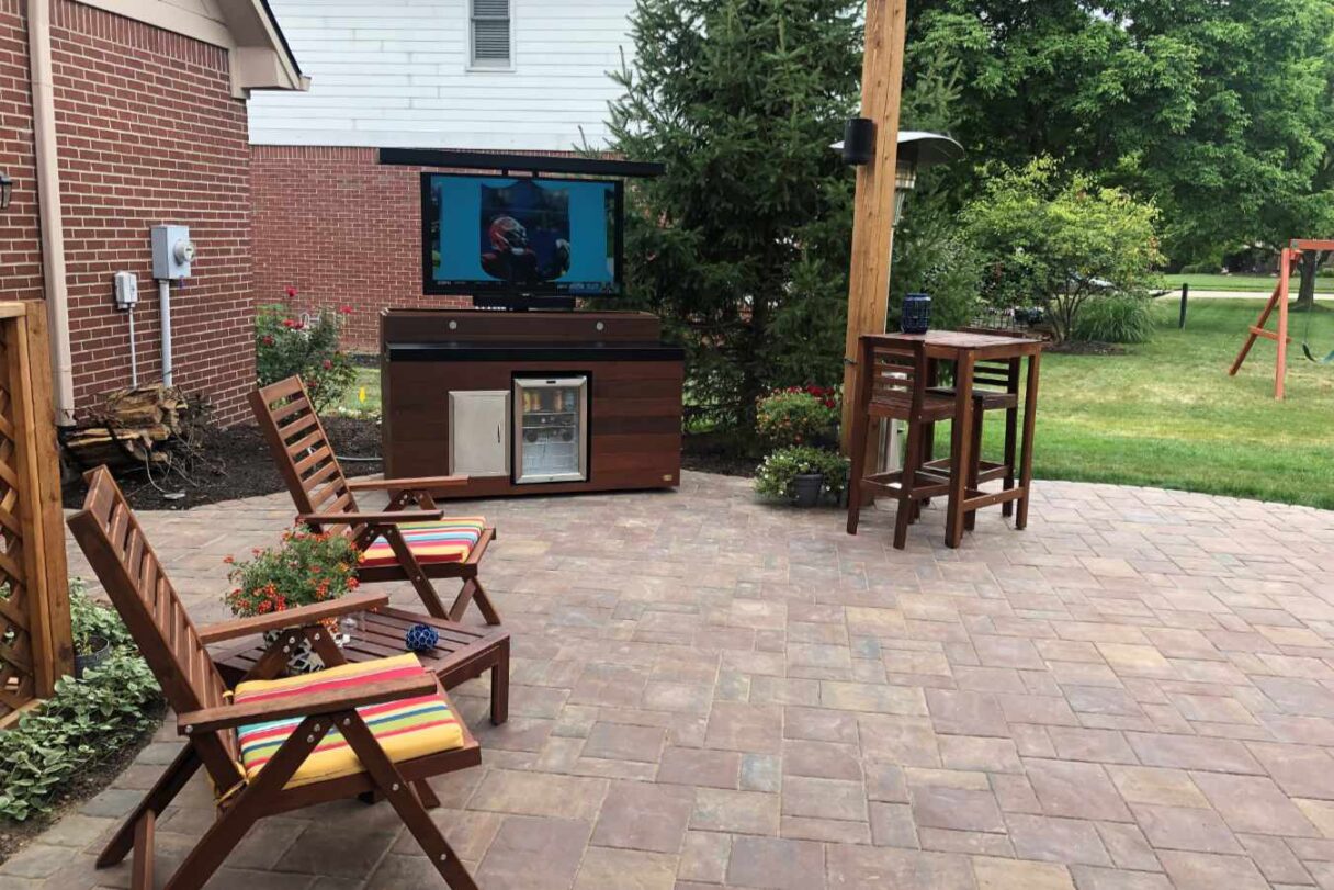 movable outside outdoor protected bar and tv lift cabinet san francisco