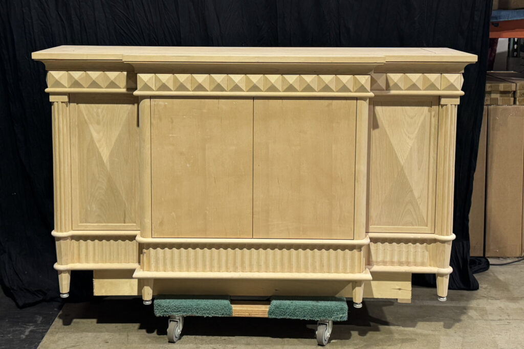 octavious retractable tv stand 01